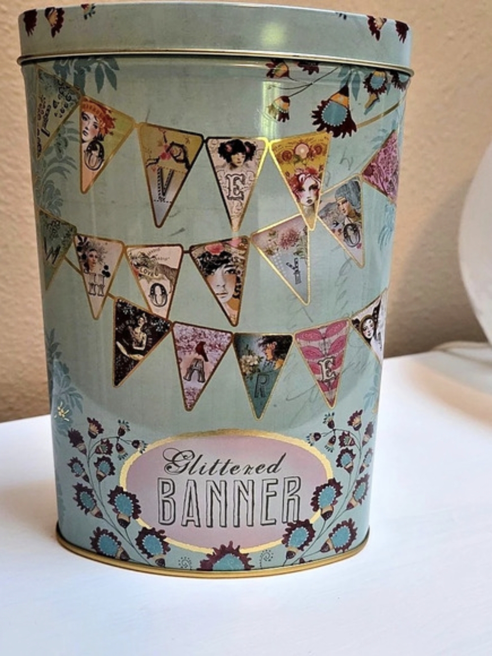 Papaya! Art Glittered Banner Party Decor with Decorative Tin
